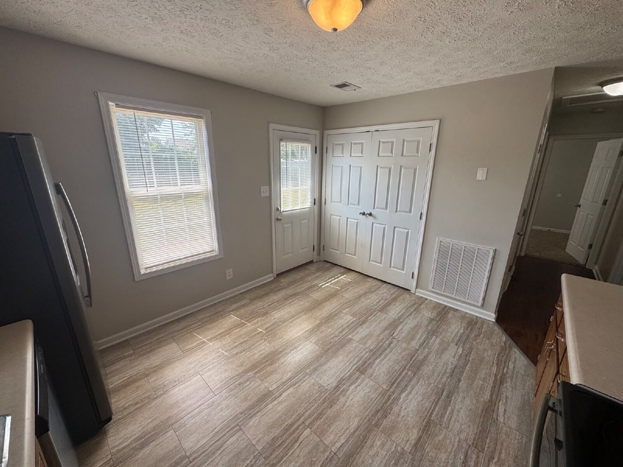 1105 Timothy Ave - Photo 6 of 15