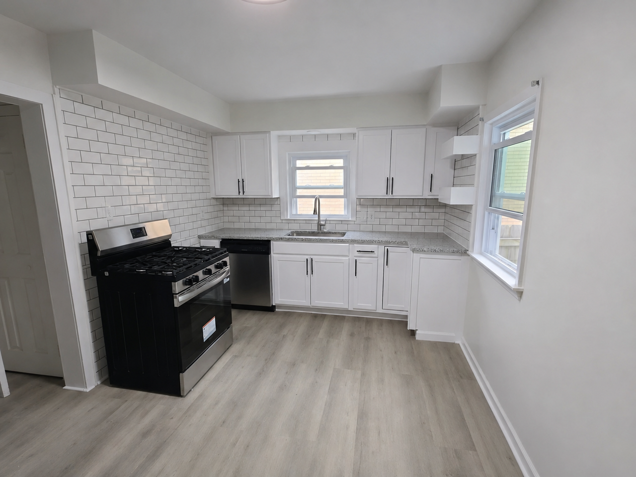 2506 Hill Street - Photo 2 of 11