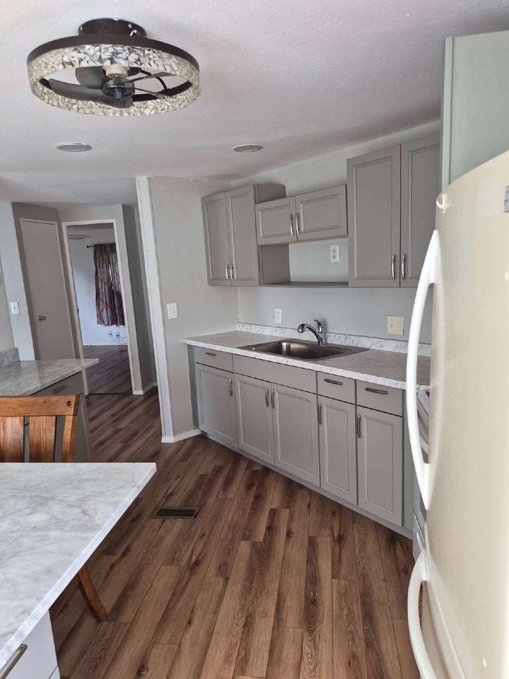 14233 Mayfair Ave - Photo 5 of 28