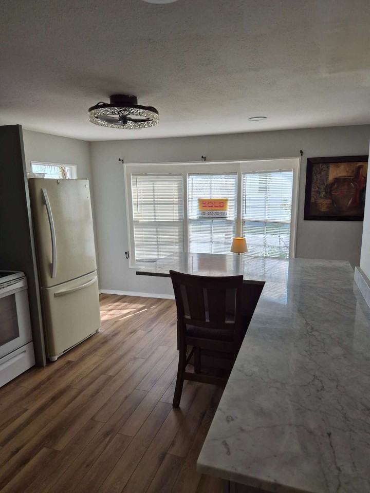 14233 Mayfair Ave - Photo 7 of 28