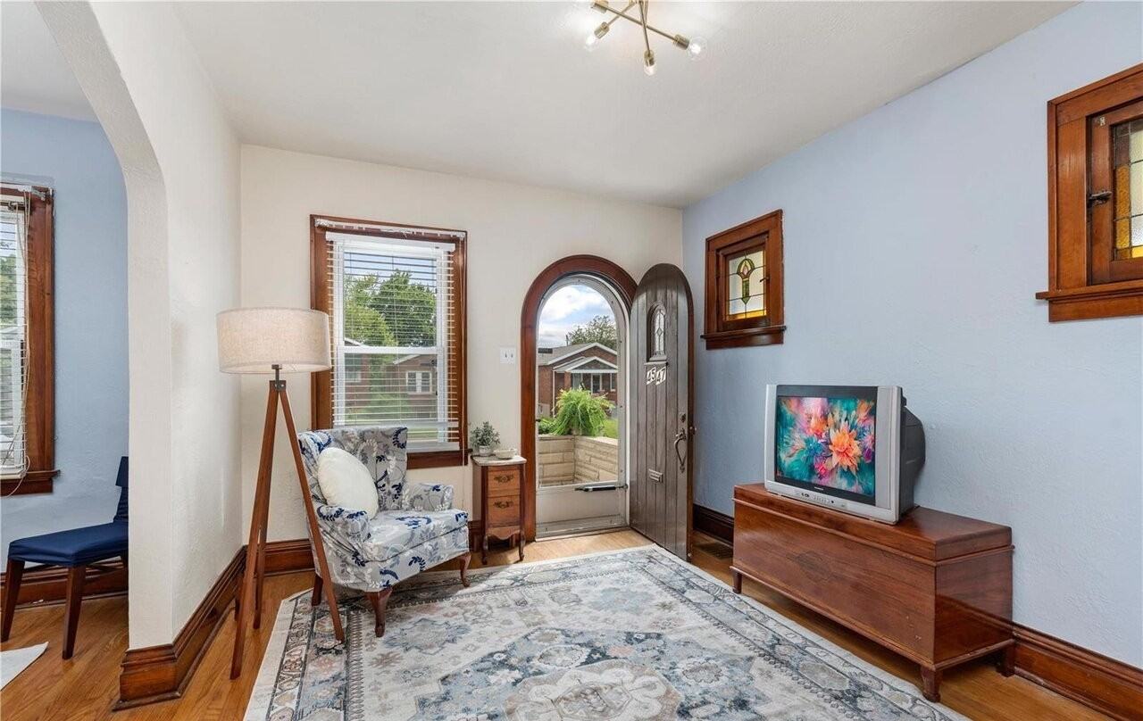 4547 Tholozan Ave - Photo 4 of 15