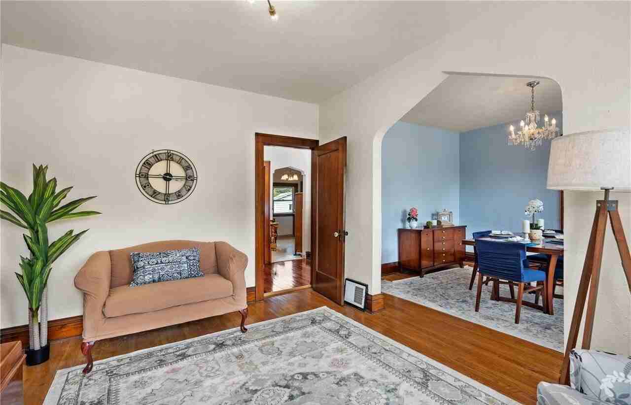 4547 Tholozan Ave - Photo 5 of 15