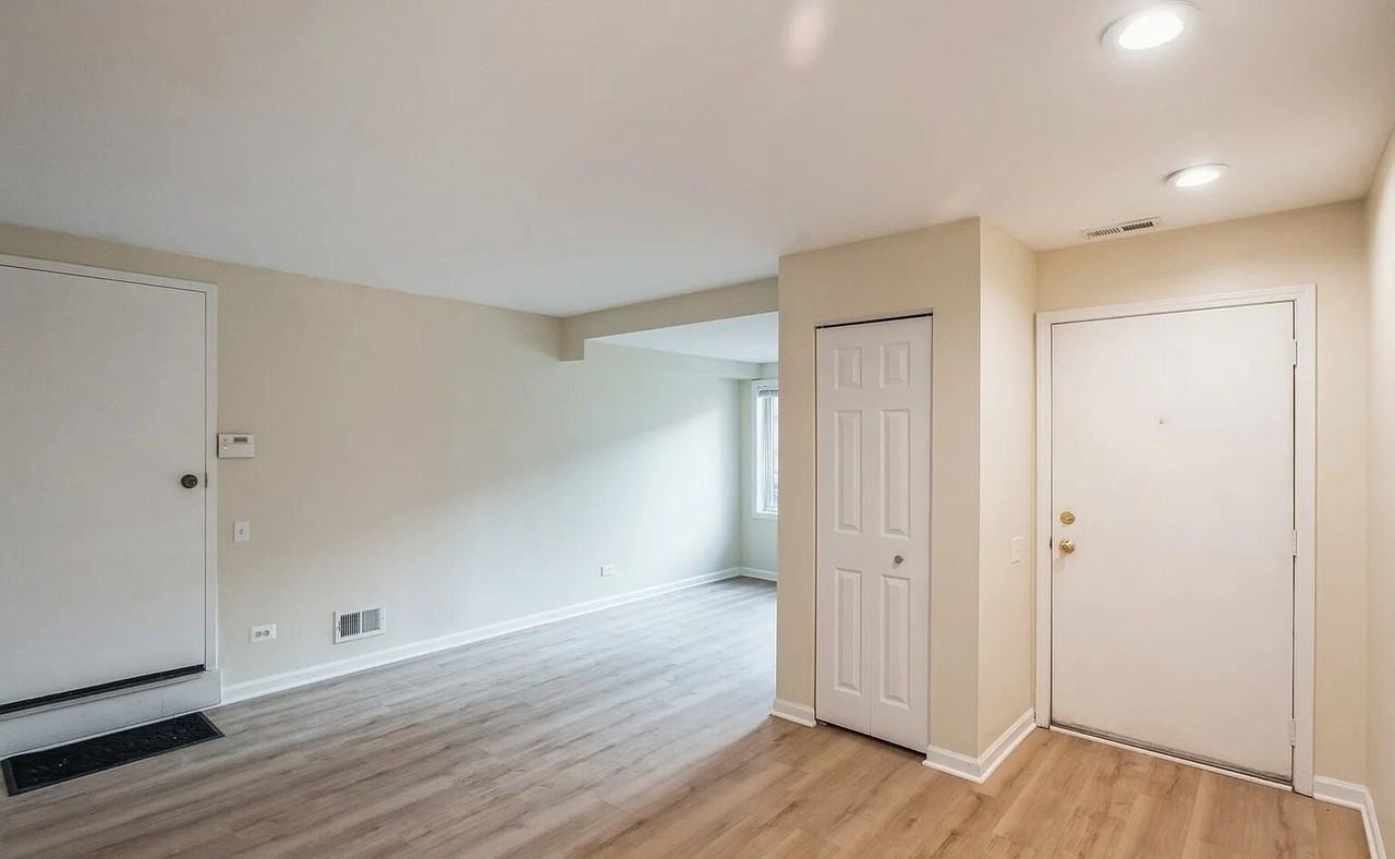 1246 S Federal St - Photo 2 of 17