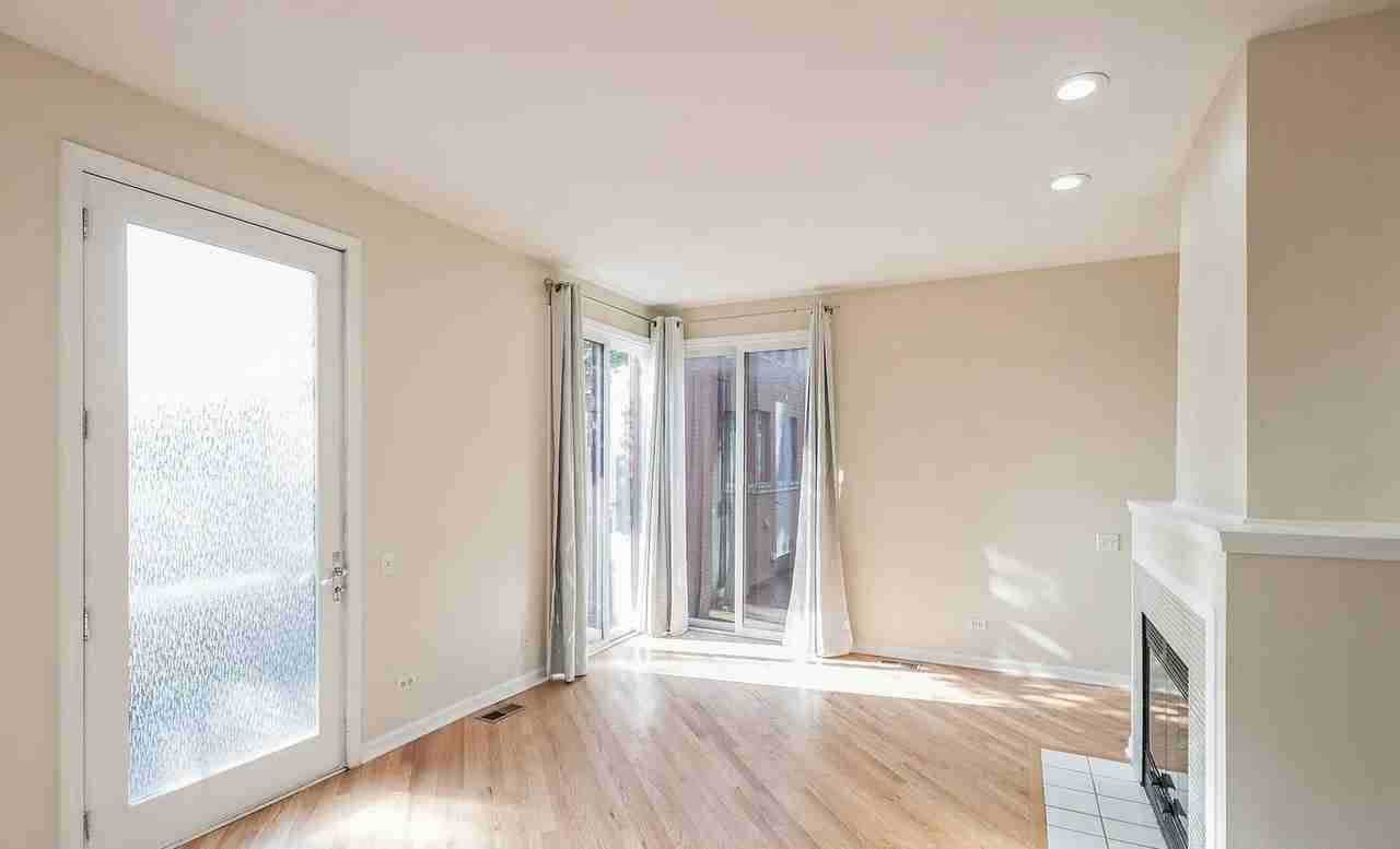1246 S Federal St - Photo 7 of 17