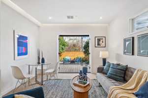 featured image of 136 Parnassus Ave