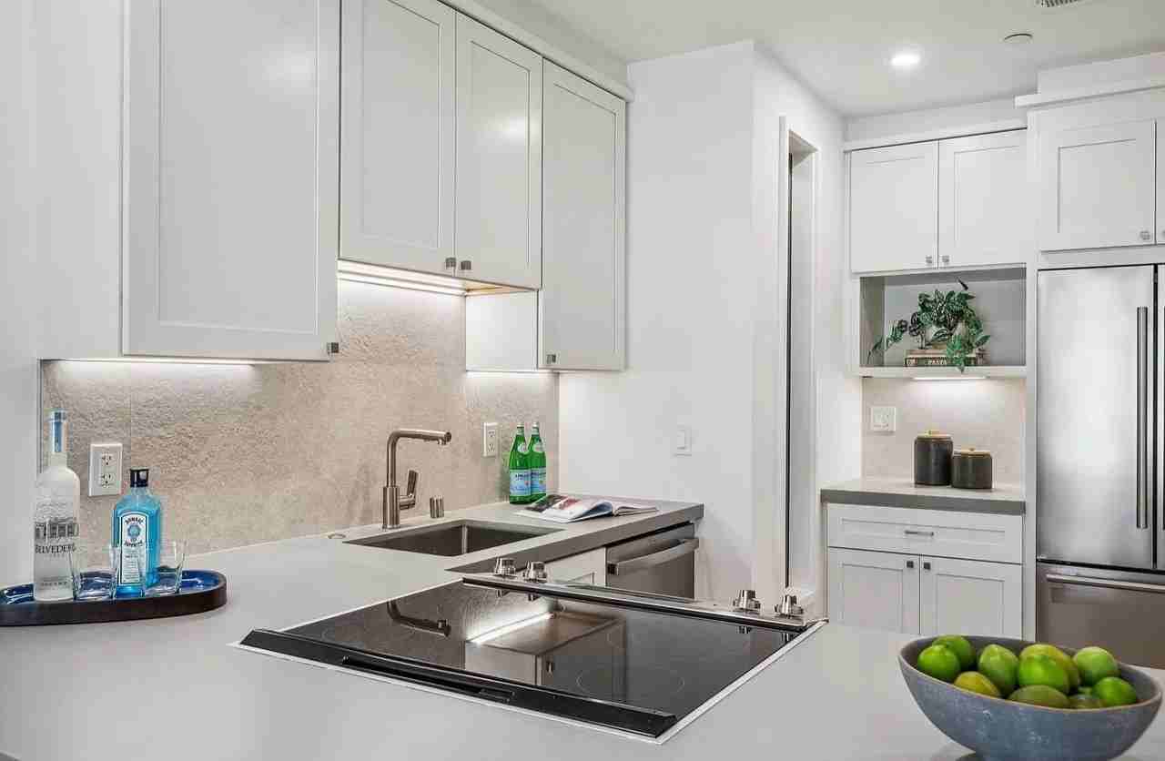 136 Parnassus Ave - Photo 5 of 14