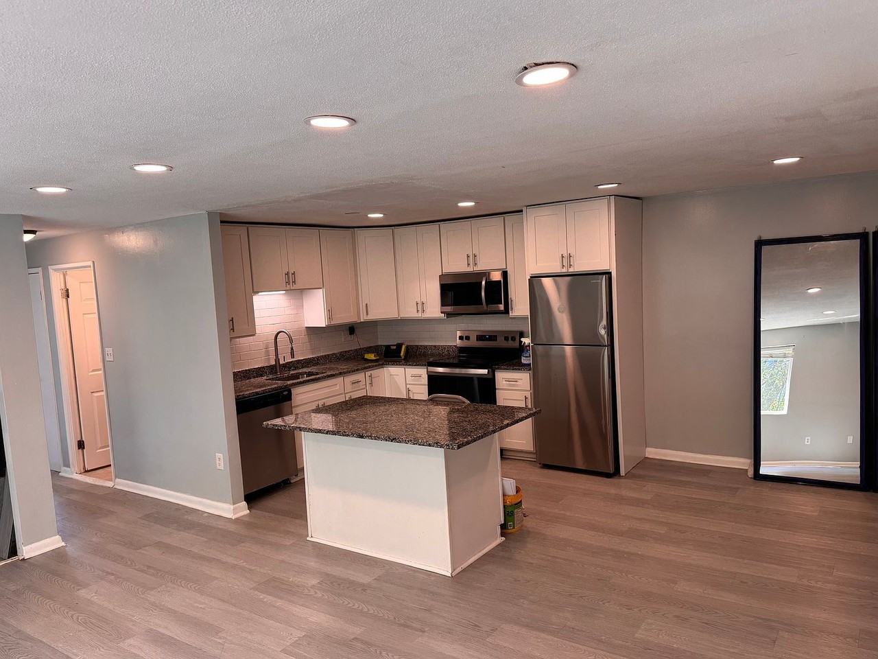 97 Colonel Bell Dr - Photo 3 of 10