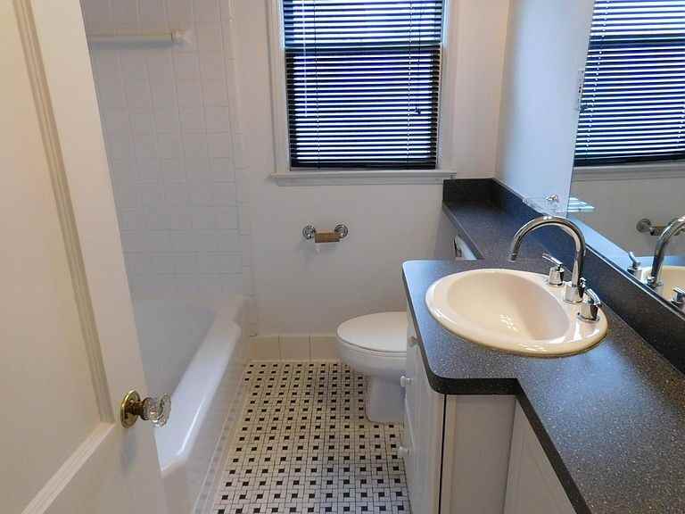 1646 Villa Rd - Photo 5 of 20
