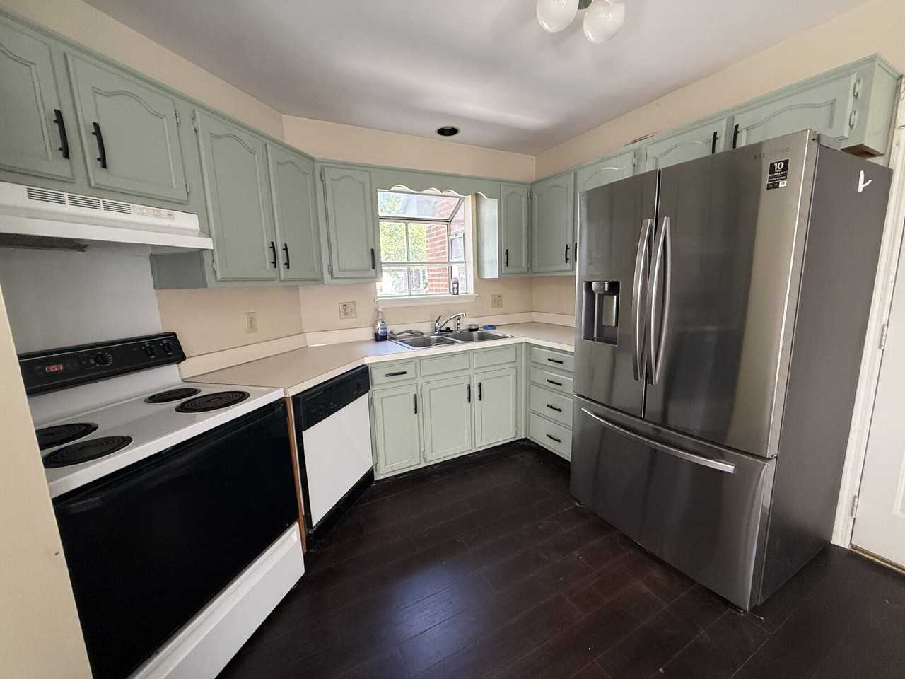 2011 Trent Park Pl - Photo 2 of 15