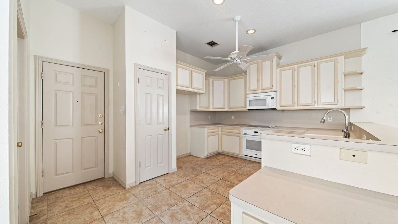 12994 Centaurus Ct - Photo 7 of 17