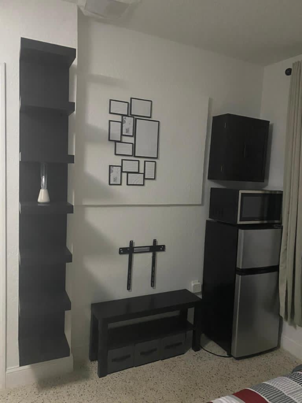 900 Ne 85th St - Photo 4 of 11
