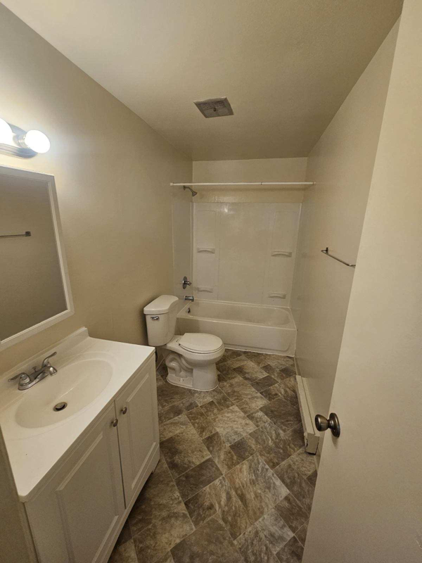 4101 Pine Hollow Dr - Photo 2 of 10