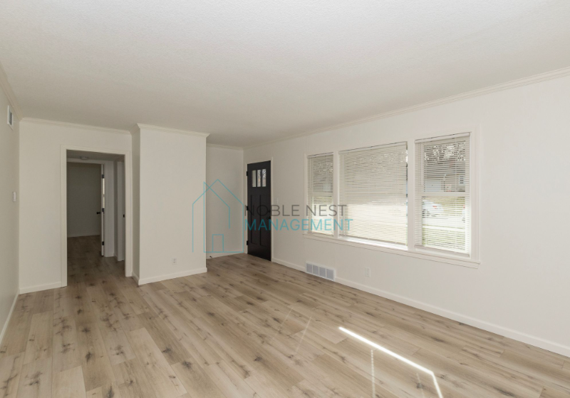 6610 W 72nd Ter - Photo 2 of 9