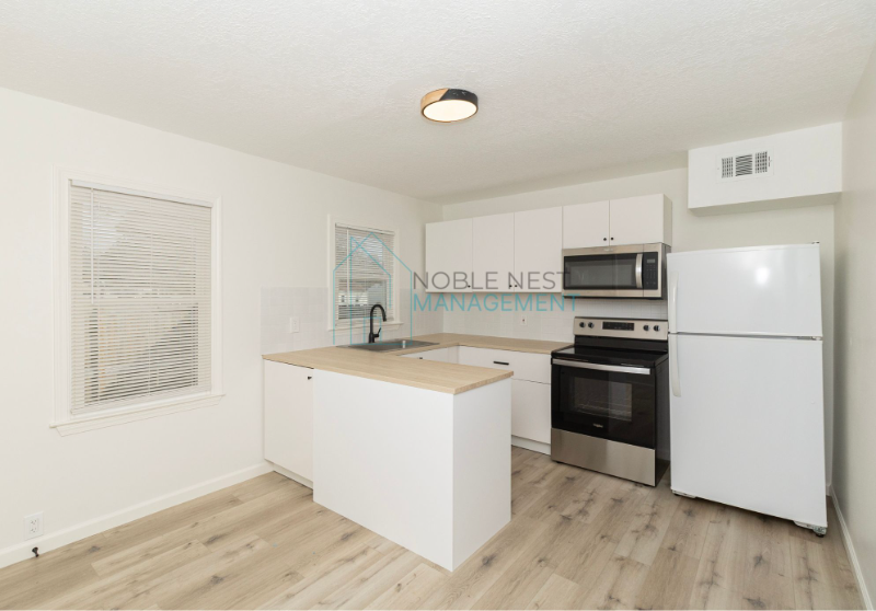 6610 W 72nd Ter - Photo 3 of 9