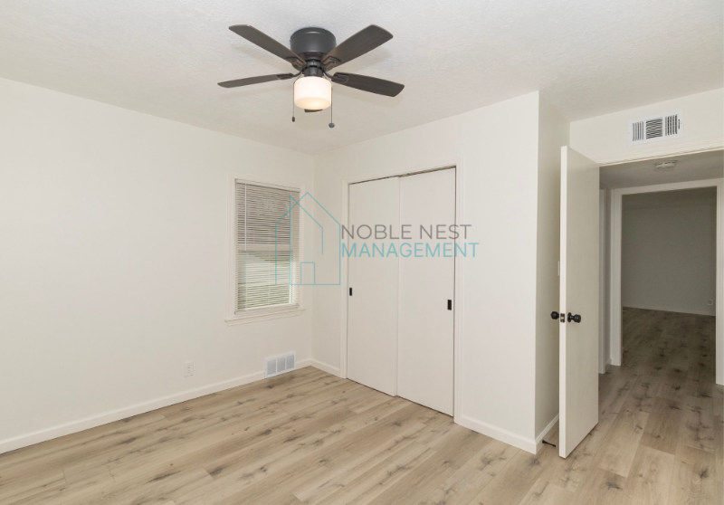 6610 W 72nd Ter - Photo 6 of 9