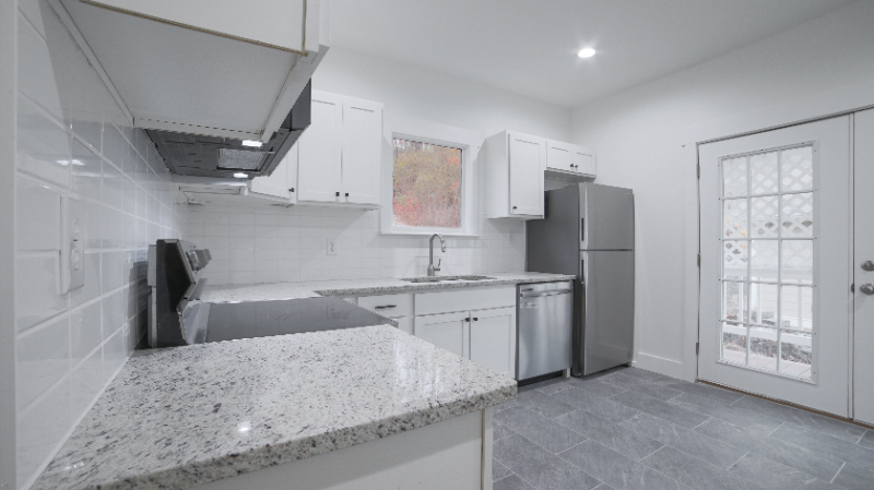 619 Snow St - Photo 3 of 21