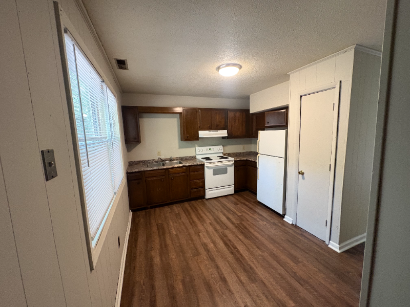 147 Woodland Dr #8 - Photo 2 of 10
