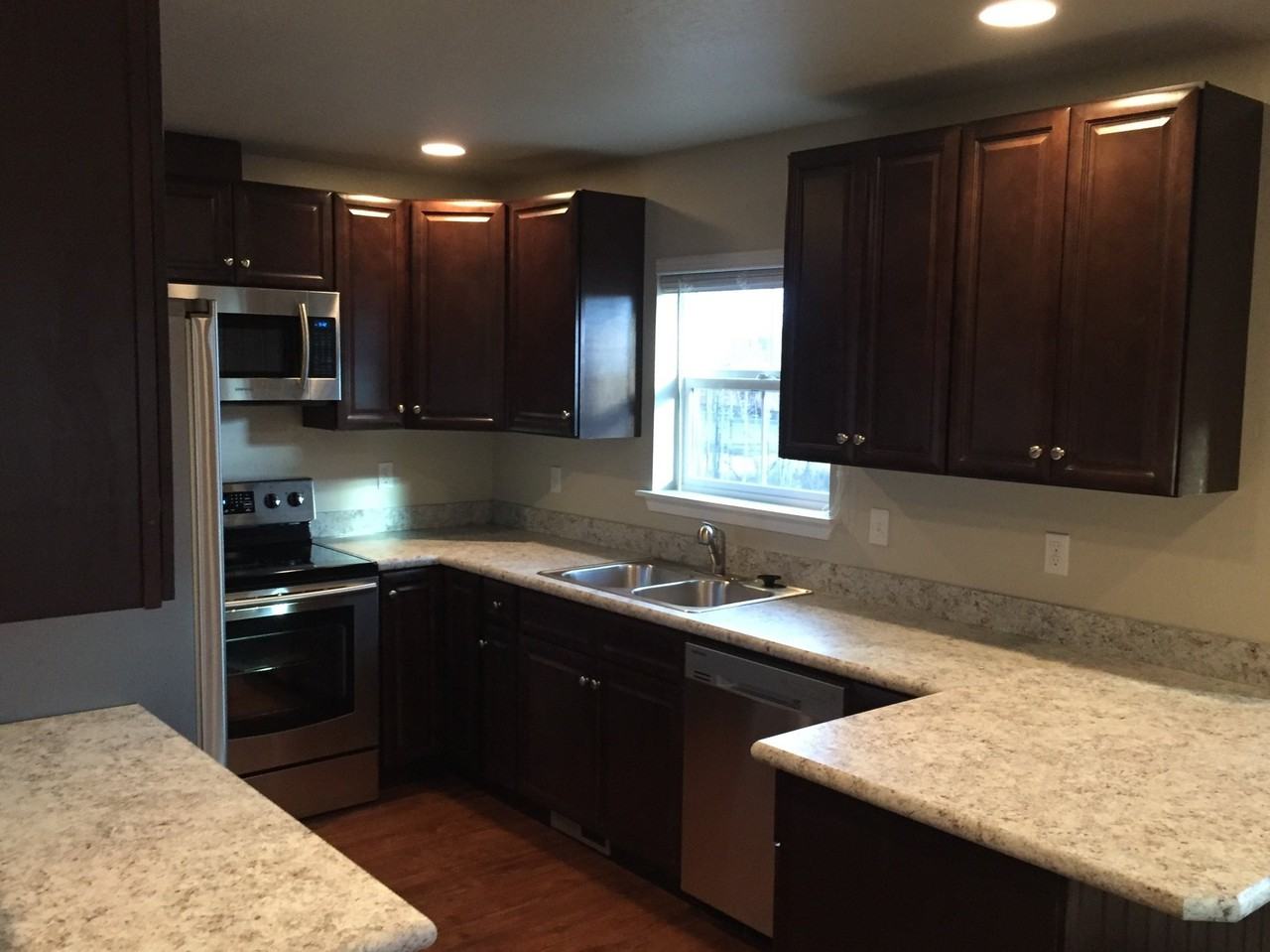 728 Edgewood Pl - Photo 3 of 10