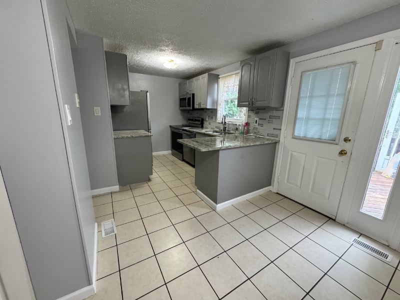 1786 Springfield Ln - Photo 6 of 25