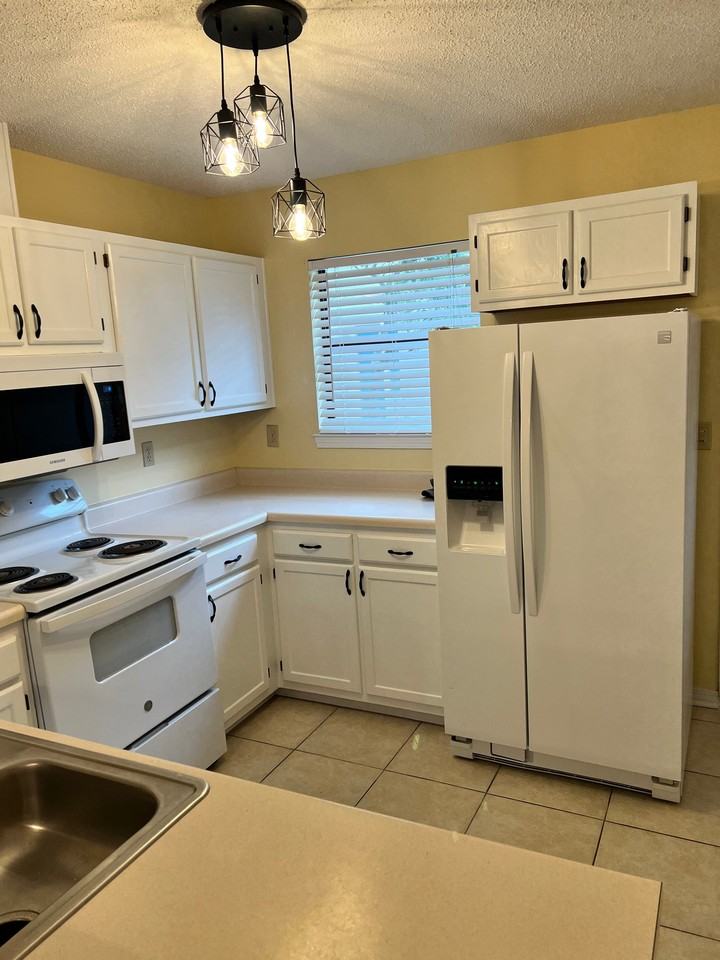 1681 Us Hwy #21 - Photo 2 of 18