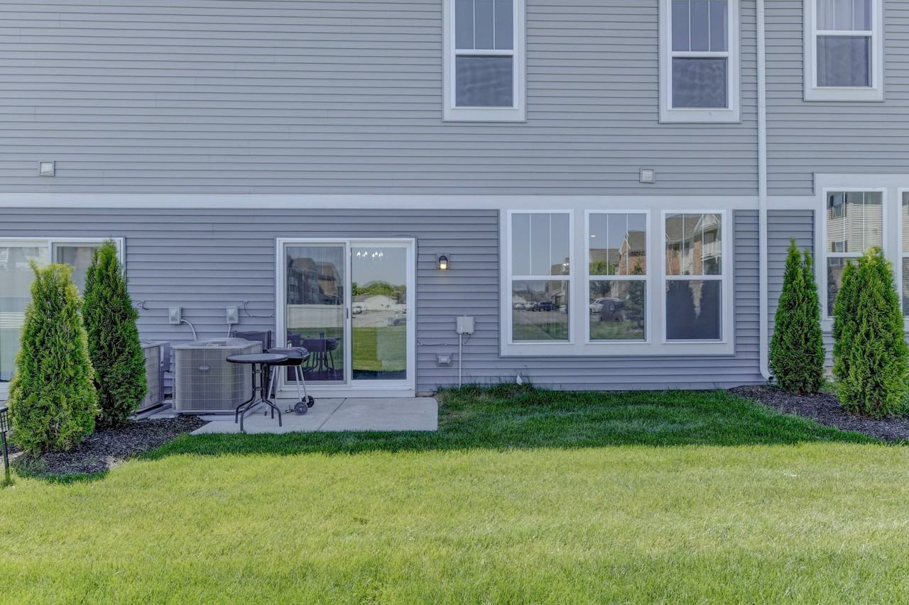 8362 Kannon Dr - Photo 2 of 18