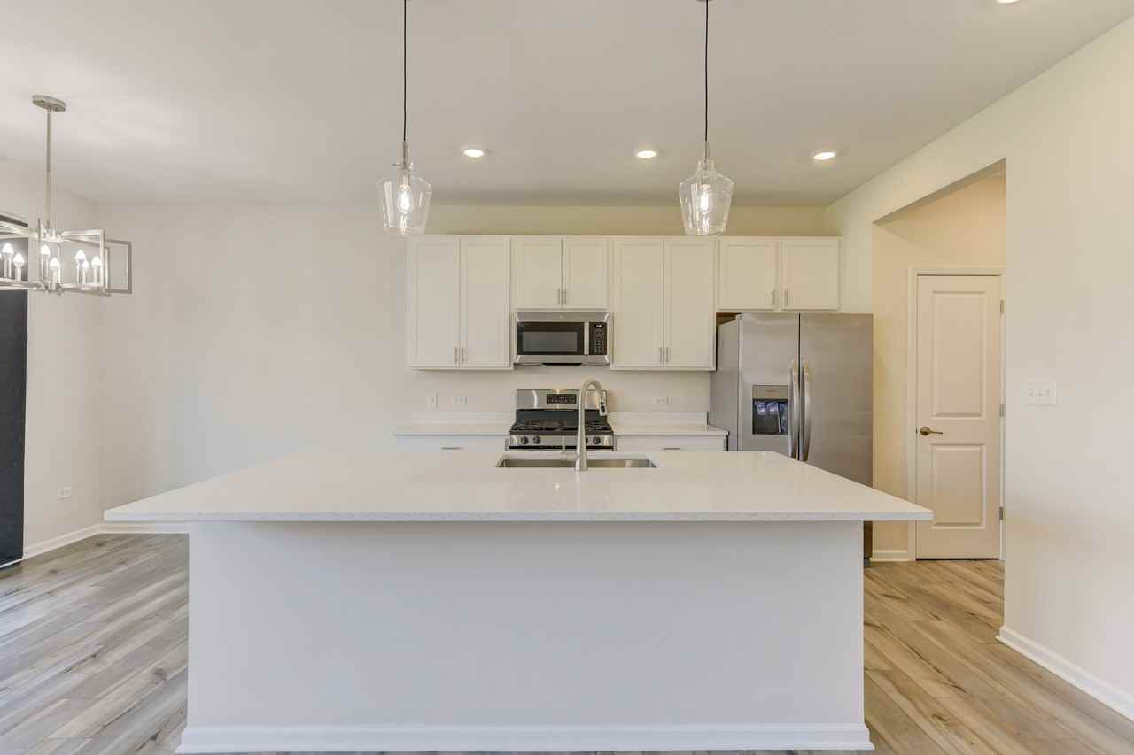 8362 Kannon Dr - Photo 4 of 18
