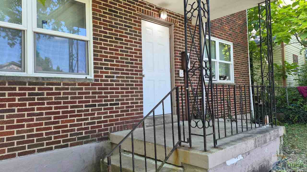 152 Santa Clara Ave #3 - Photo 3 of 9