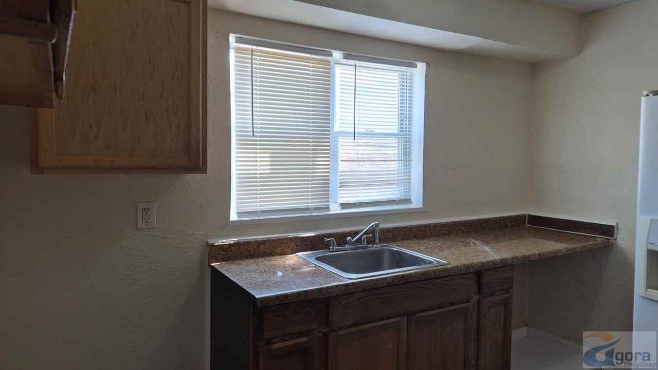 152 Santa Clara Ave #3 - Photo 5 of 9
