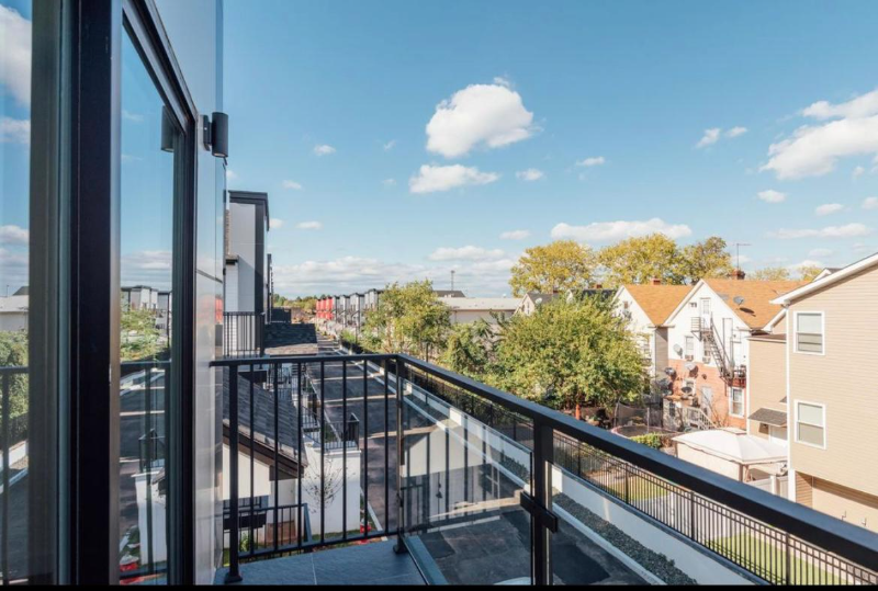 716 Seaport Dr #A - Photo 2 of 16