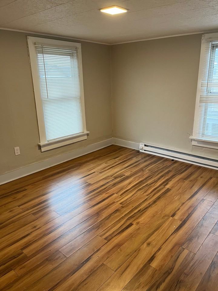 323 Brook St #2 - Photo 5 of 8