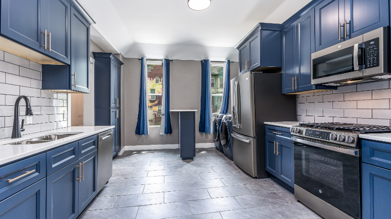561 Loras Blvd - Photo 4 of 20