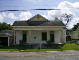 featured image of 106 N Railroad St