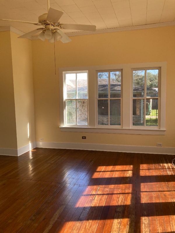 106 N Railroad St - Photo 4 of 8