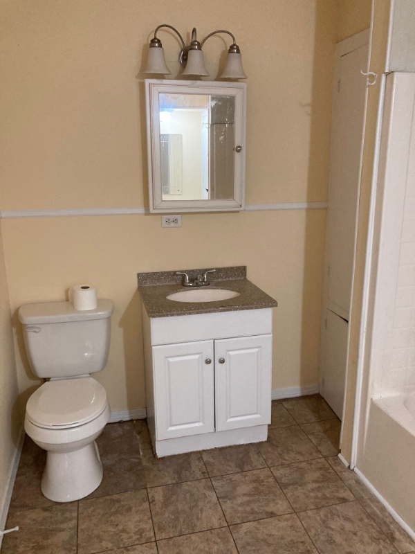 106 N Railroad St - Photo 7 of 8