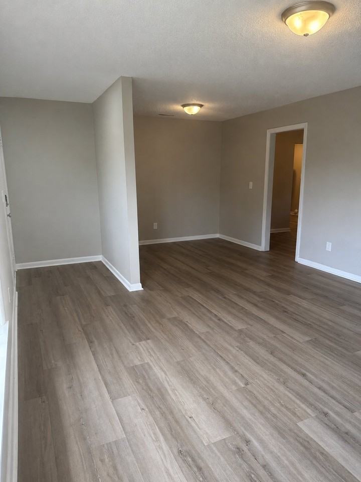 1117 Carol Cir - Photo 5 of 17