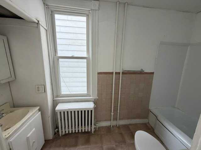 869 W Spruce St #1 - Photo 4 of 5
