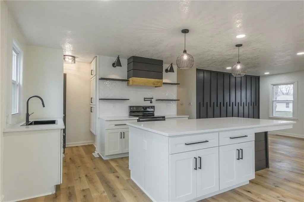 802 Sw Walnut St - Photo 2 of 20