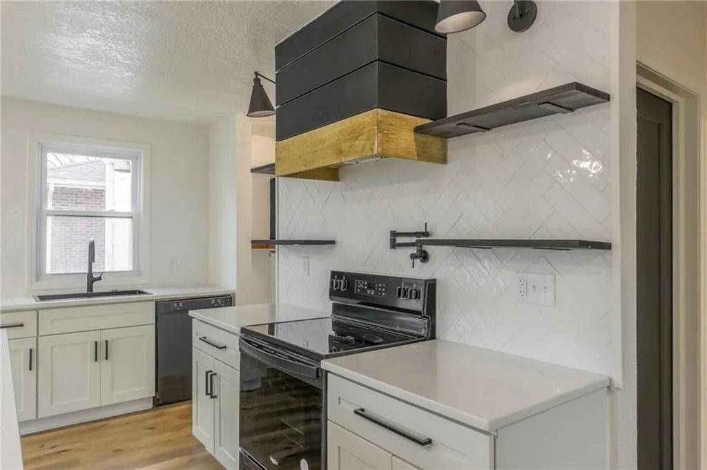 802 Sw Walnut St - Photo 3 of 20