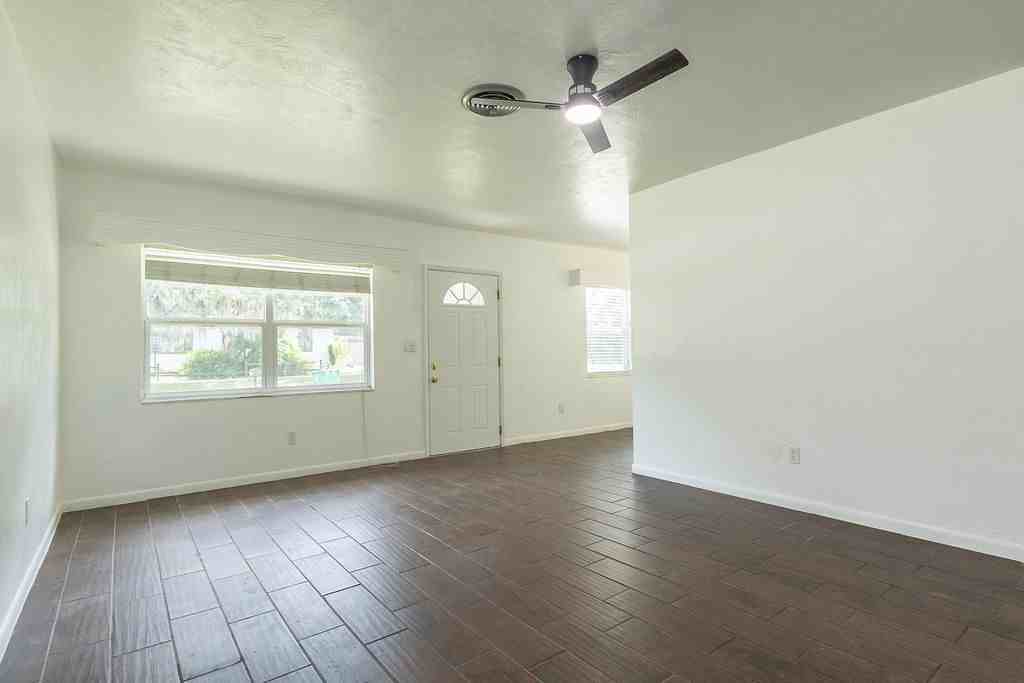 106 N Kentucky Ave #1 - Photo 4 of 15