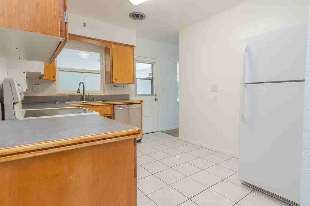 108 N Kentucky Ave #1 - Photo 6 of 18