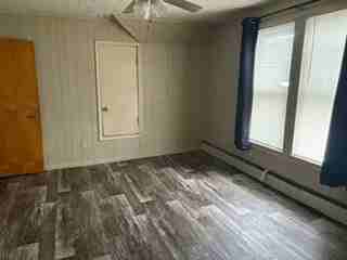 728 Spruce St - Photo 6 of 11