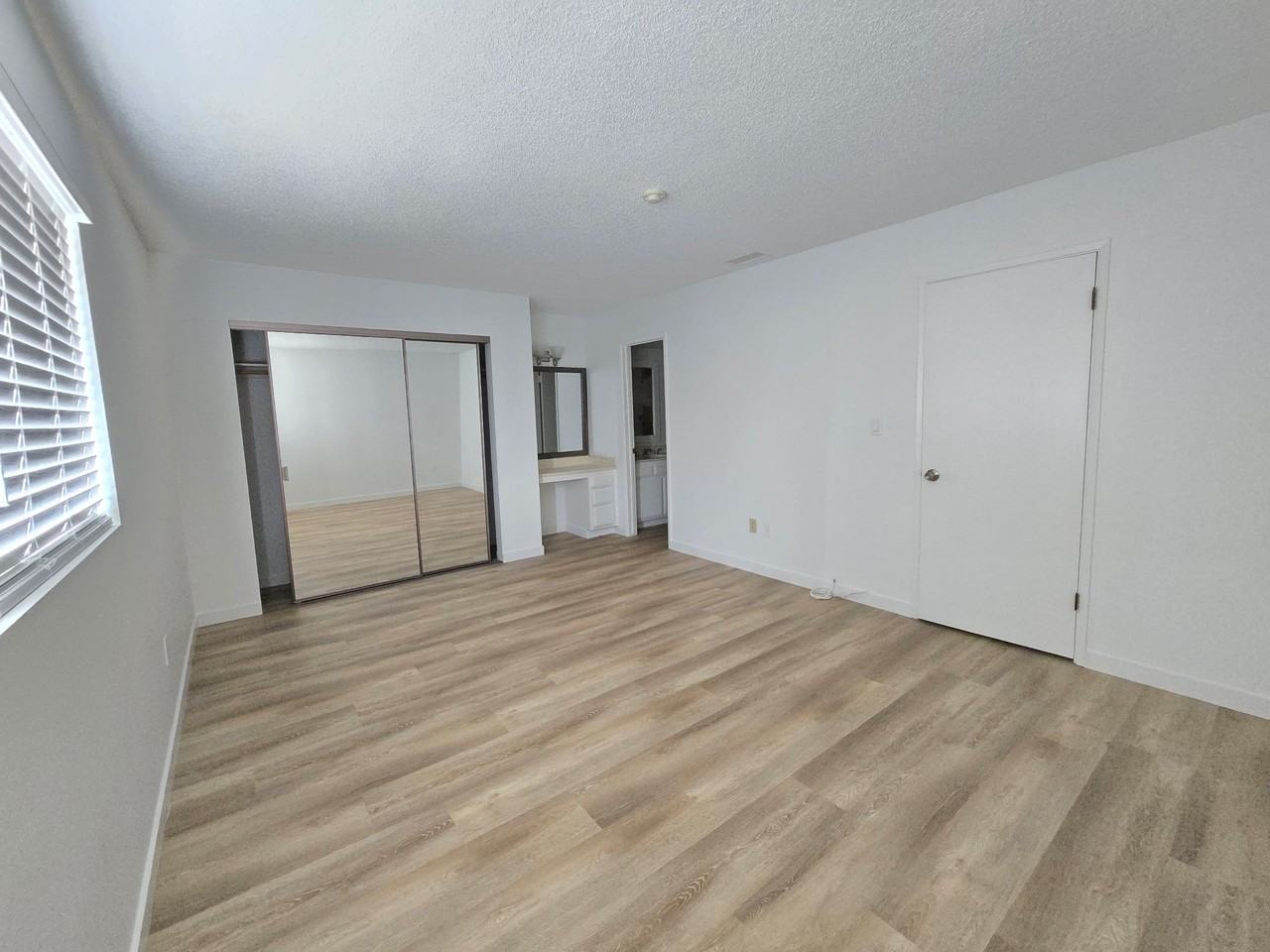 714 N Irena Ave #C - Photo 7 of 11