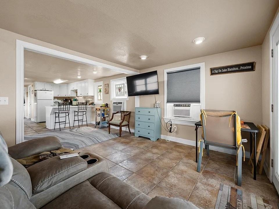 105 Chambers Pt #20 - Photo 3 of 15