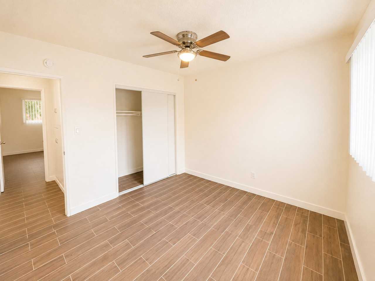 14026 Paramount Blvd #11 - Photo 6 of 19
