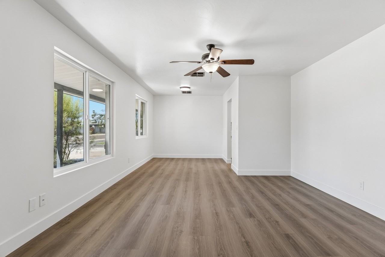 4737 N 13th Ave - Photo 4 of 19