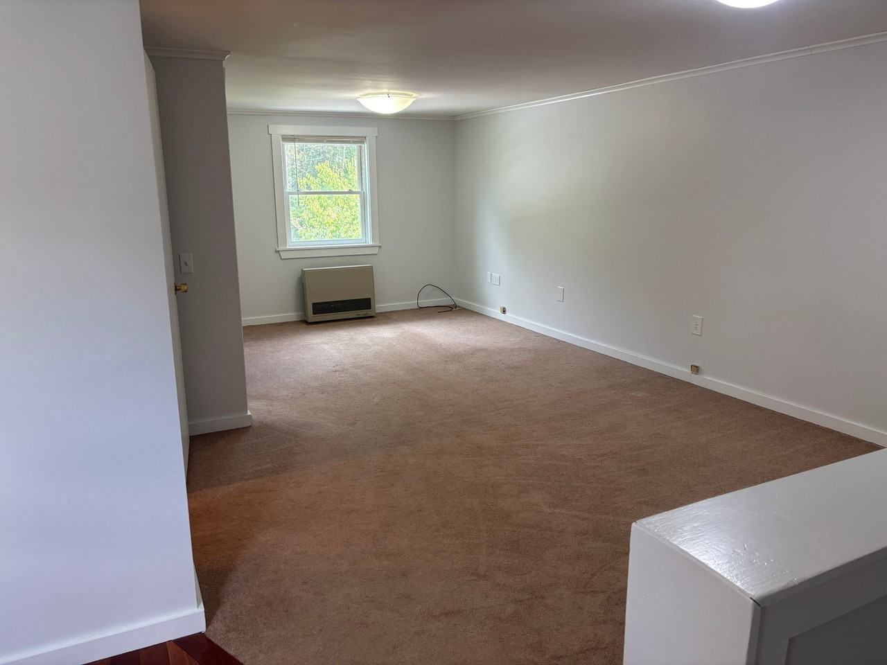 975 Sanders Cir - Photo 6 of 9