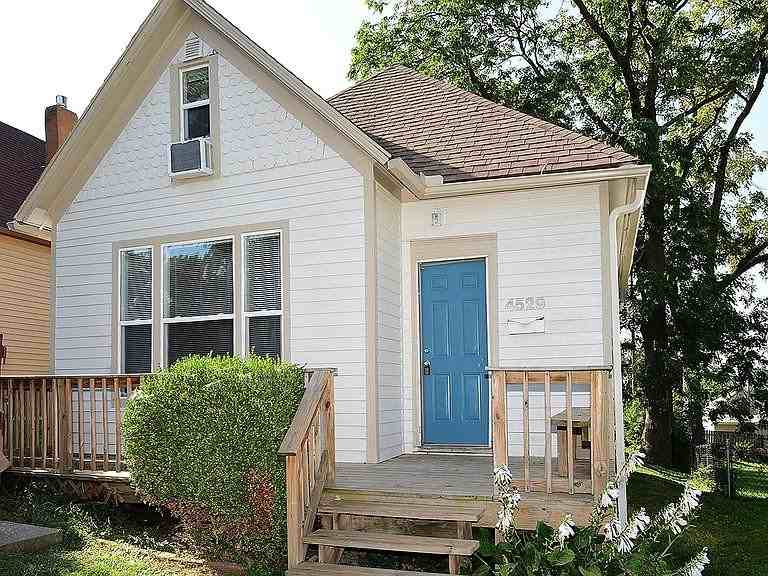 4529 Charles St - Photo 3 of 20