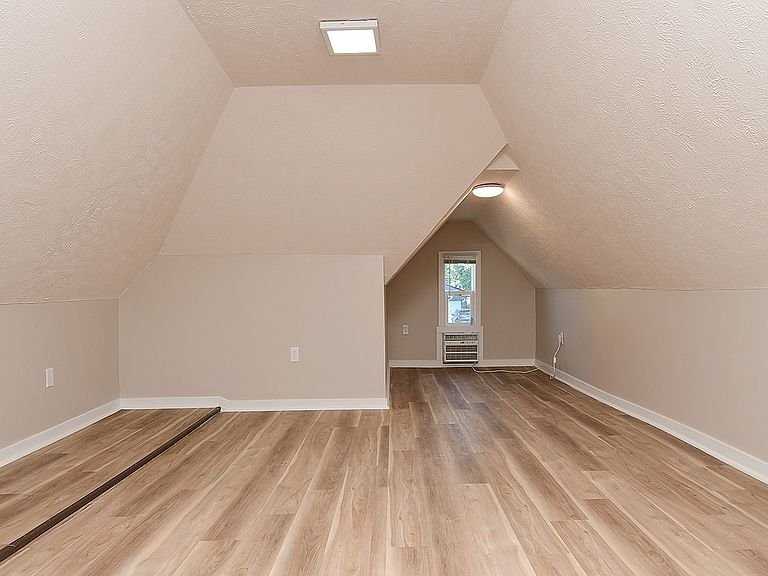4529 Charles St - Photo 7 of 20