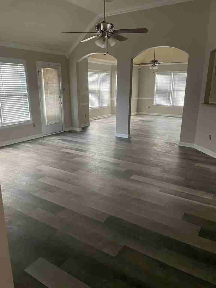 9289 Chimneyrock Blvd - Photo 3 of 9