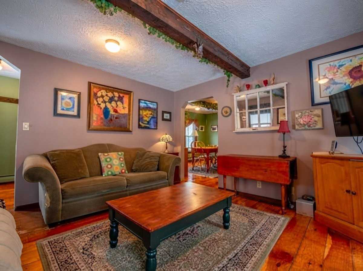 984 Quincy Rd - Photo 4 of 12